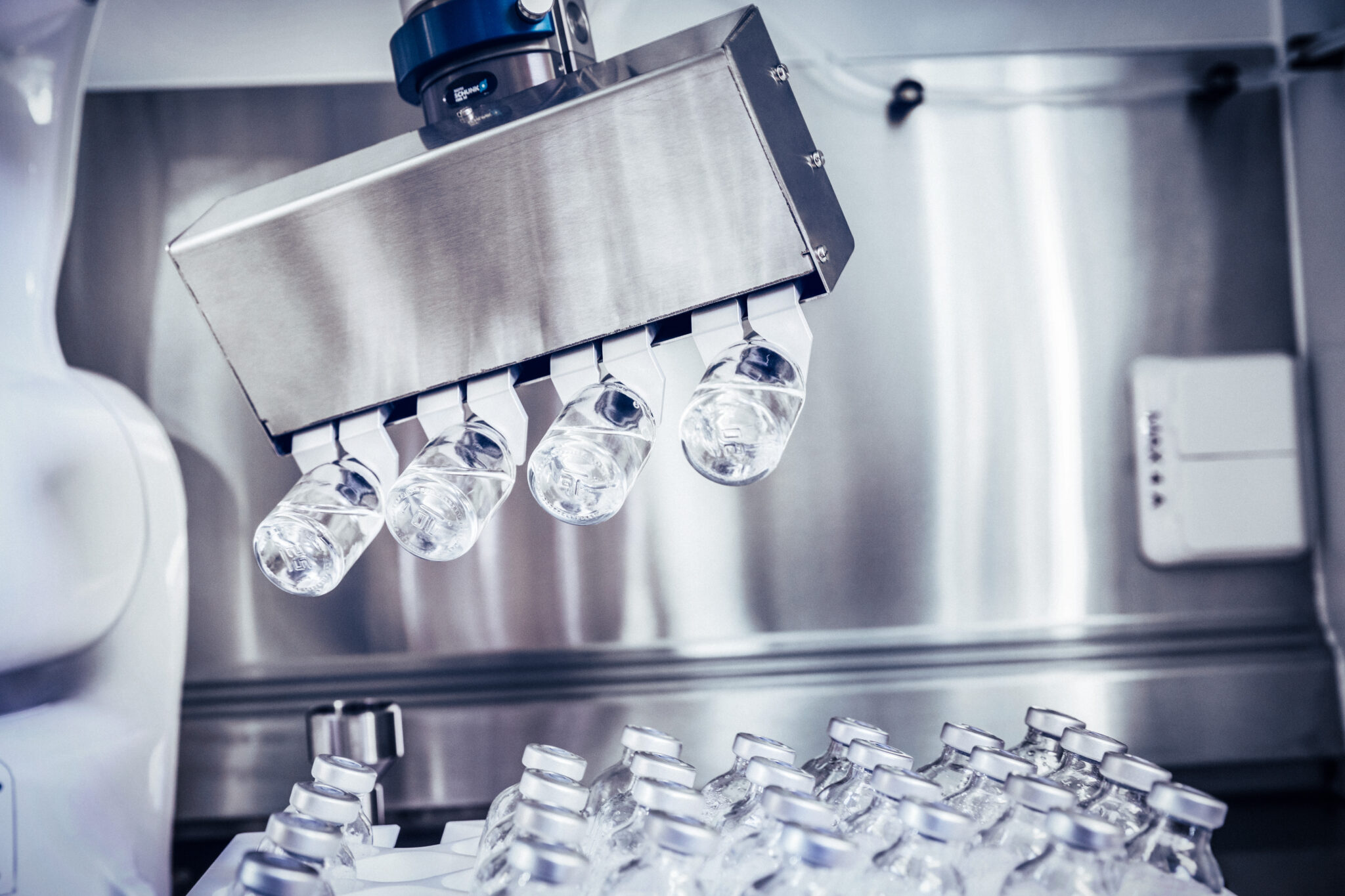Käyttökuntoon saattamisen täysautomatisointi parantaa antibioottien valmistuksen turvallisuutta ja tehokkuutta